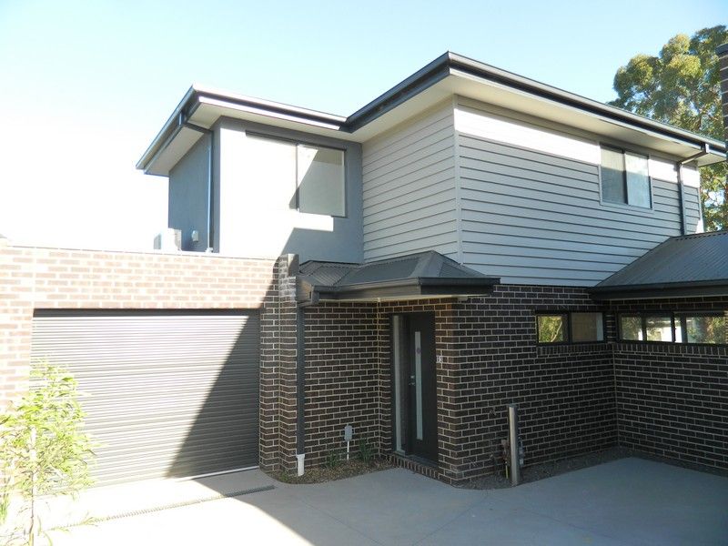 Modern Bright Townhouse!