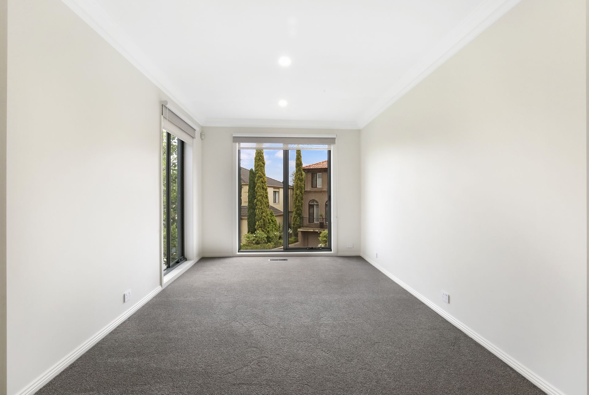 **APPLICATION APPROVED - 11/01/2022**Executive Family Luxury Living in Ivanhoe**