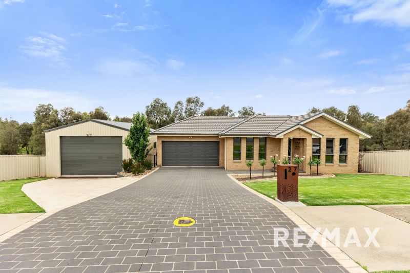 JUNEE 27 John Potts Drive