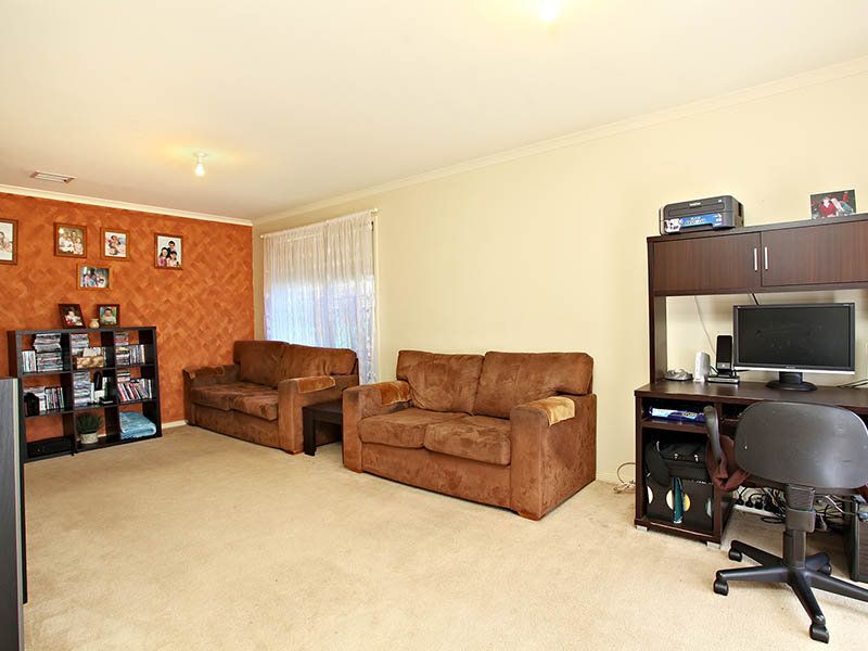 10 Woodbridge Place, Burnside - Thumbnail 3