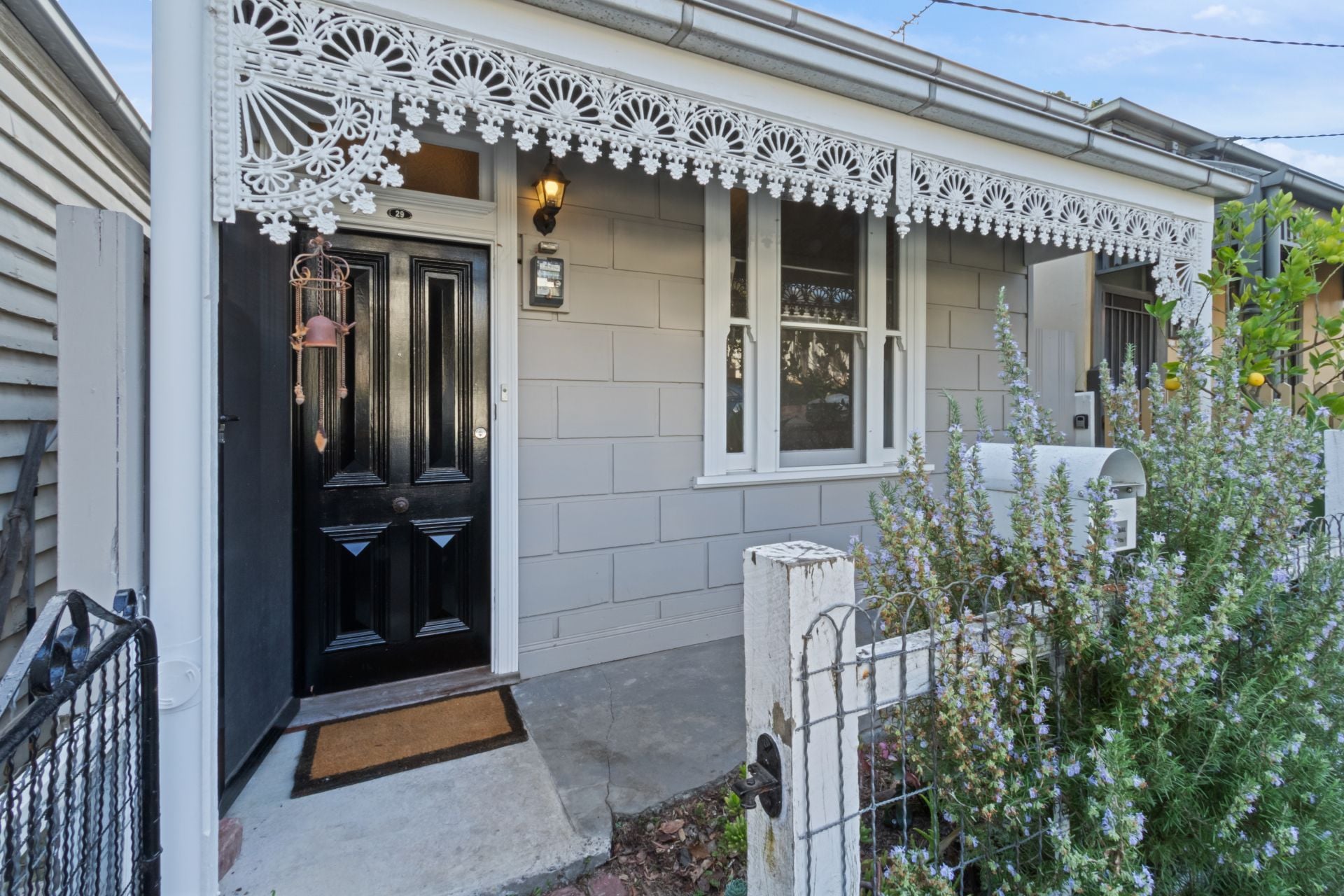Vibrant Home in Premium locale