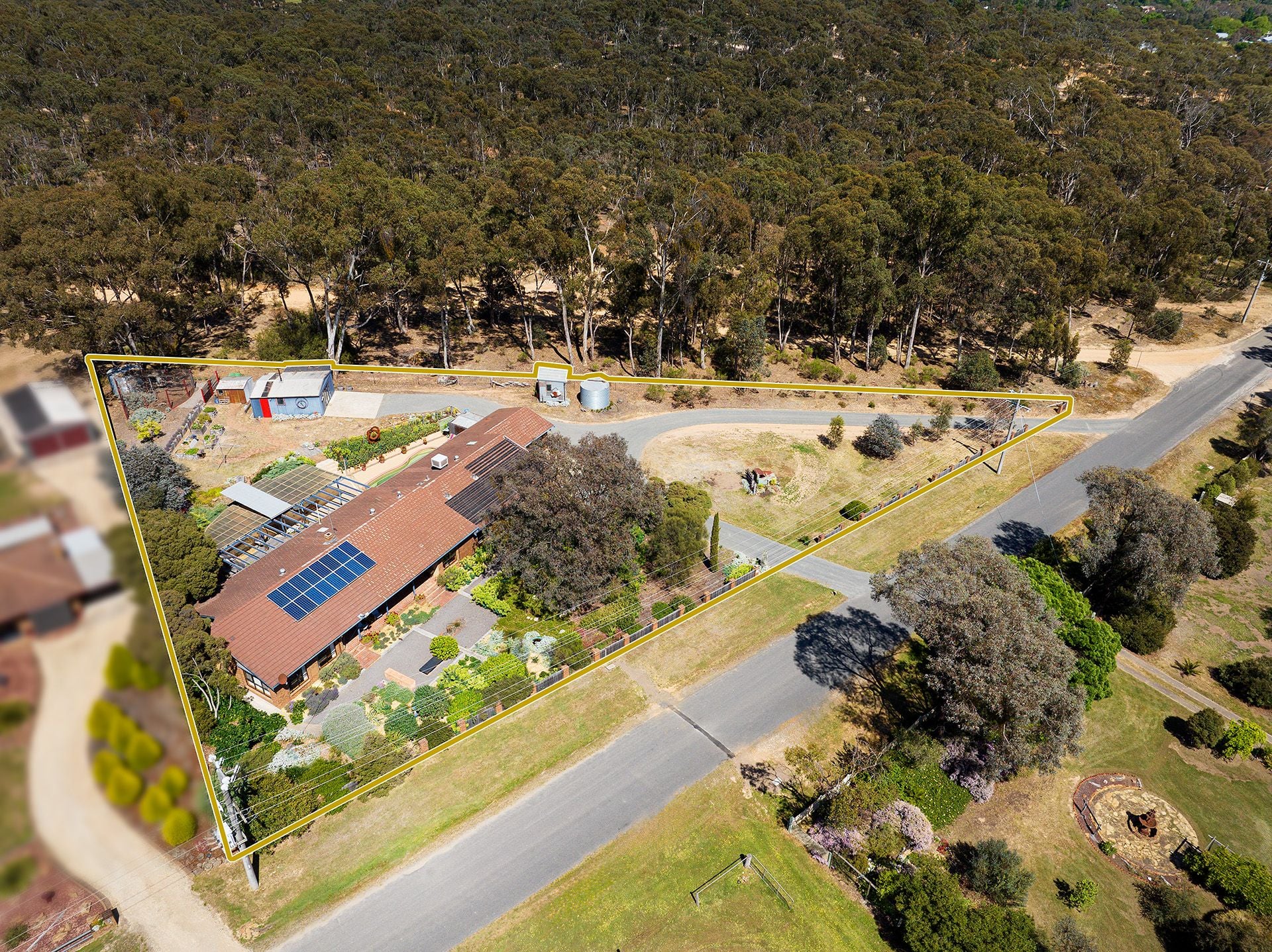 72 Moscript Street, Campbells Creek - Thumbnail 4