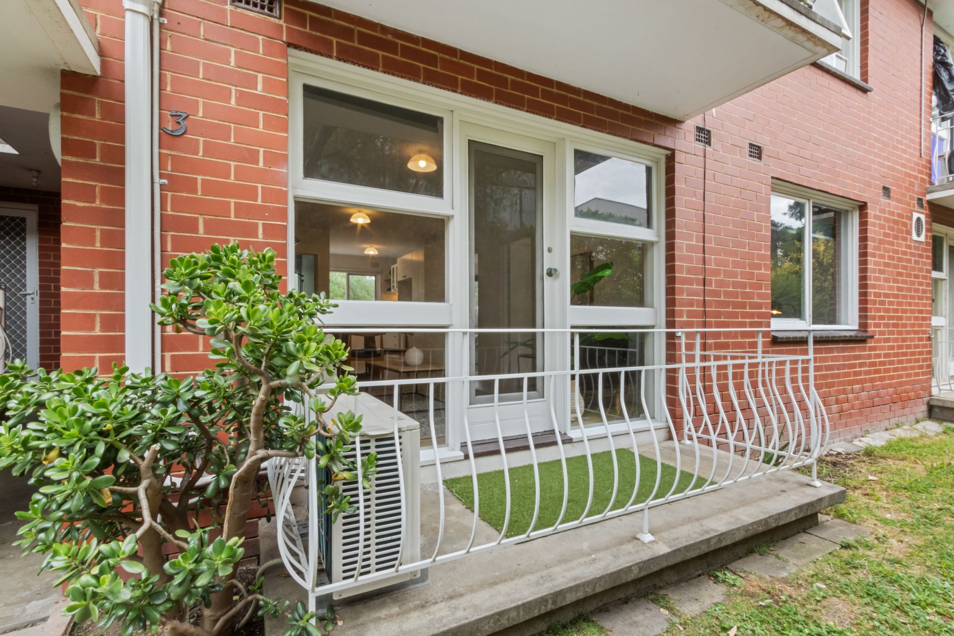 Stunning Apartment Close To All Amenities