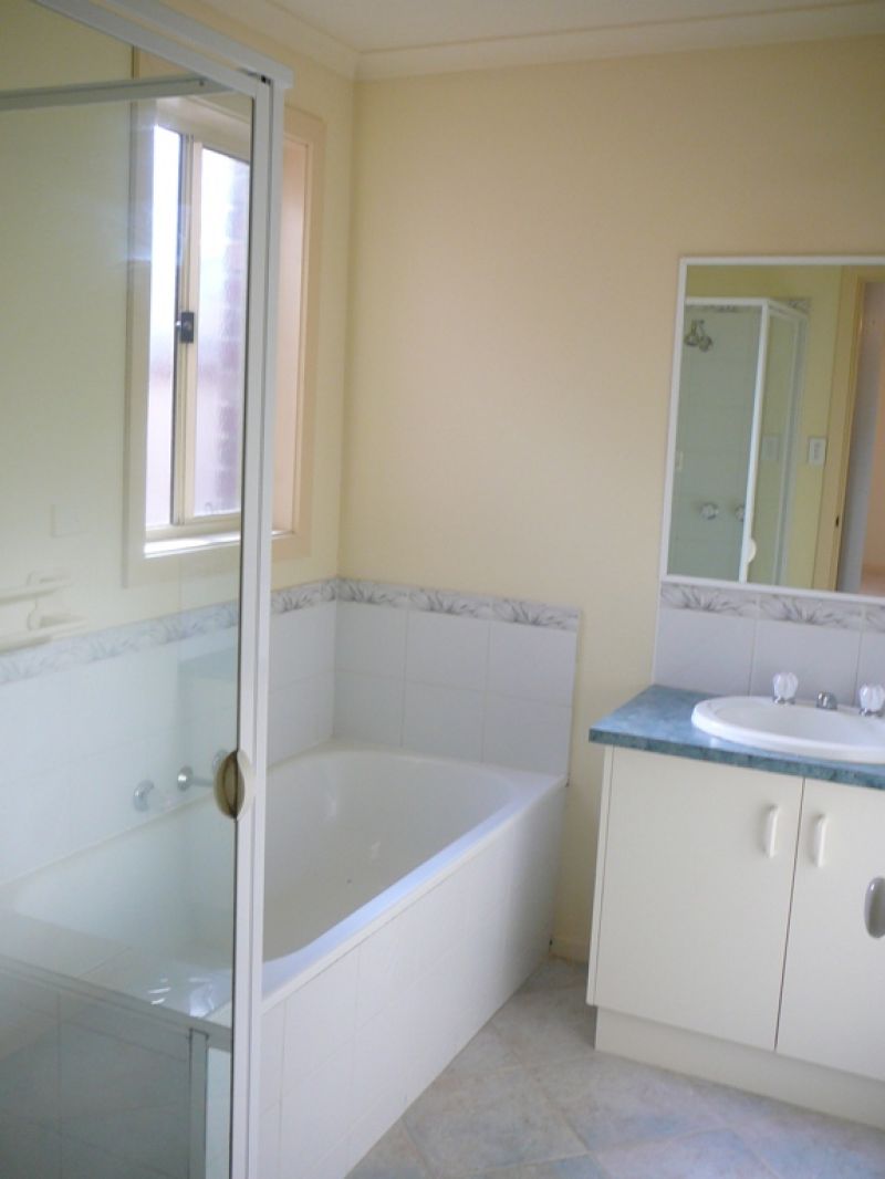 2 / 31 Curlew Avenue, Altona - Thumbnail 4