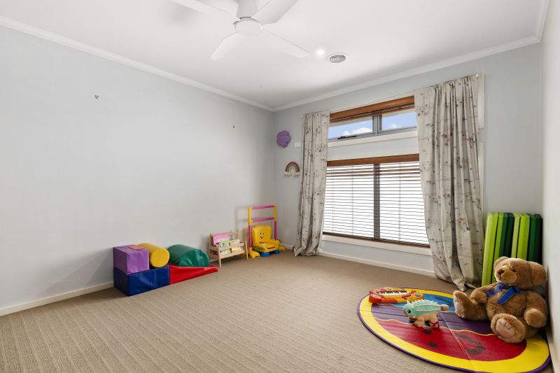 13 Cottage Boulevard, Epping