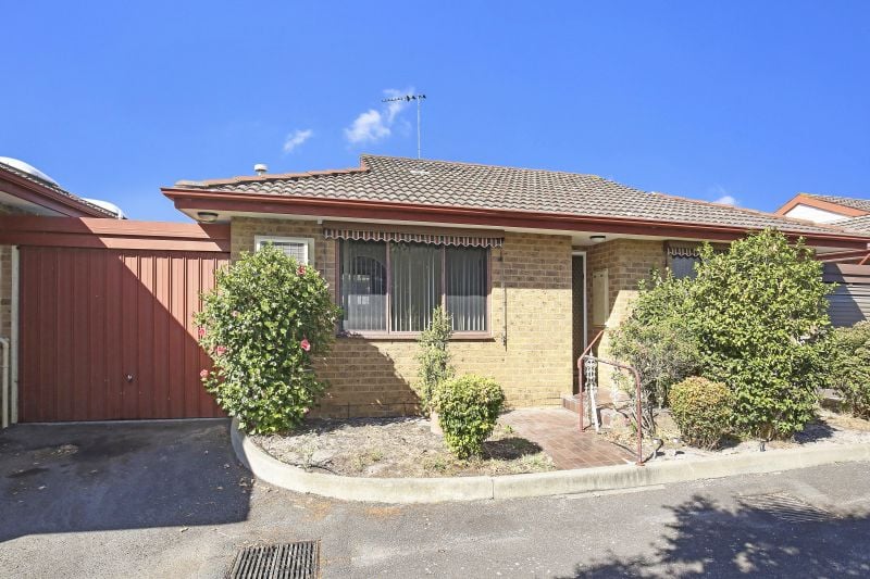 2/23 George Street, Reservoir