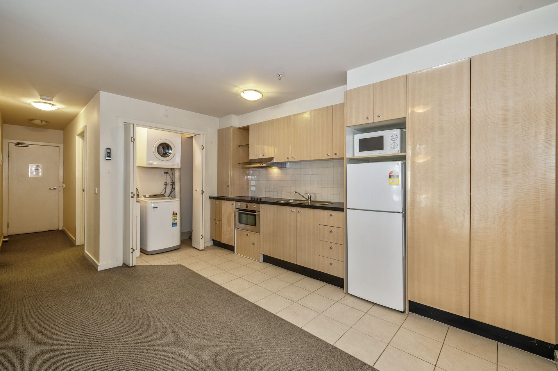 FULLY FURNISHED APARTMENT IN THE MOUNT COOPER ESTATE