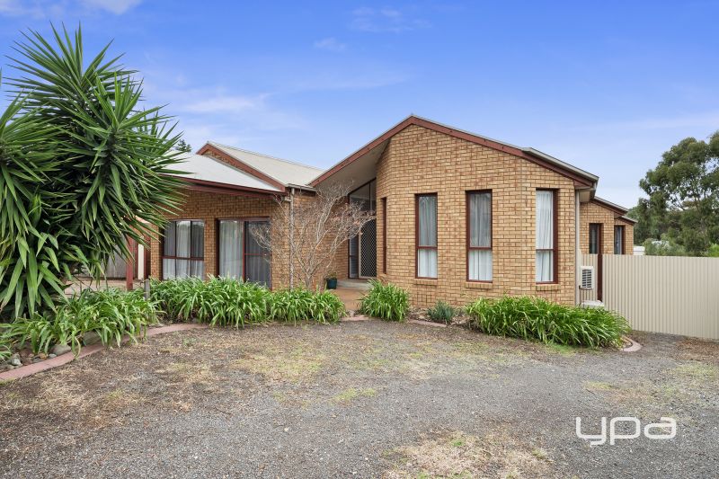 17 Carey Crescent, Bacchus Marsh YPA Estate Agents