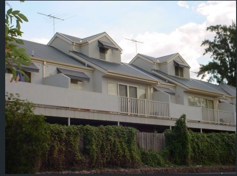 Desirable living, Desirable location