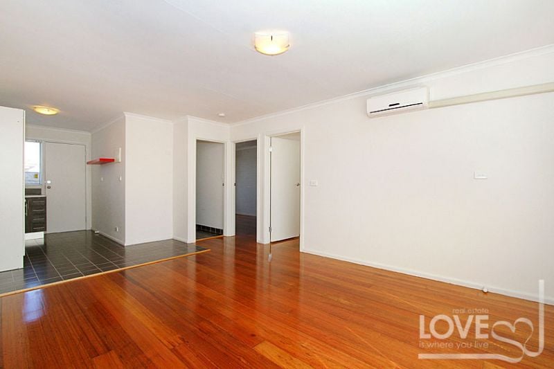 6/6 Storey Road, Reservoir