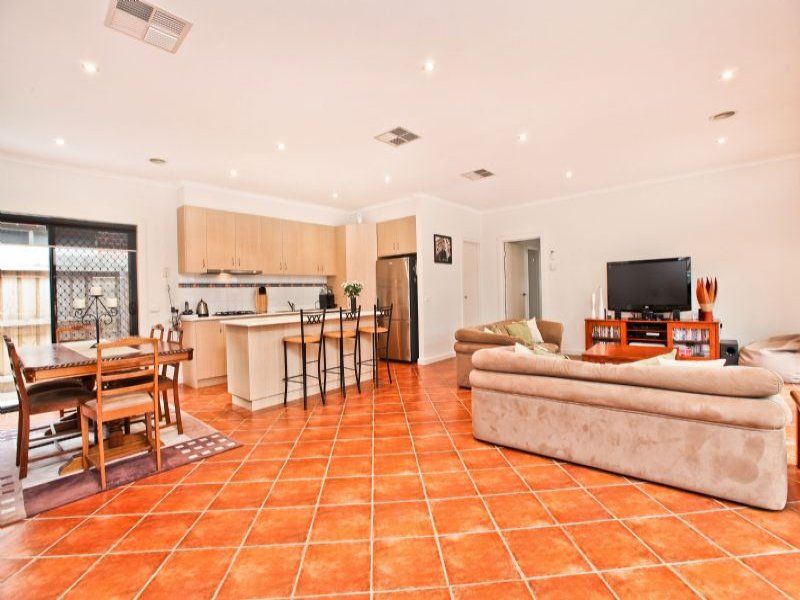 8 Chifley Circuit, Burnside Heights - Thumbnail 5