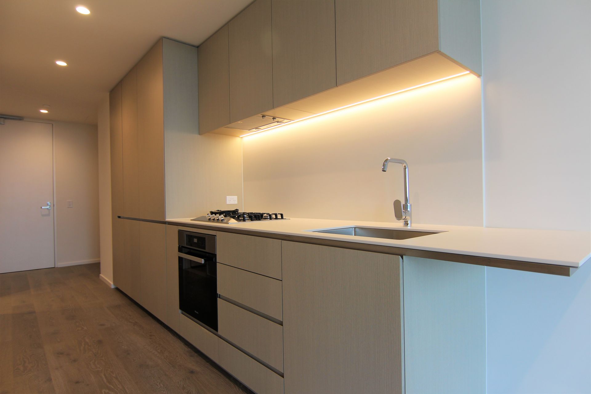 2710/70 Southbank Boulevard Southbank