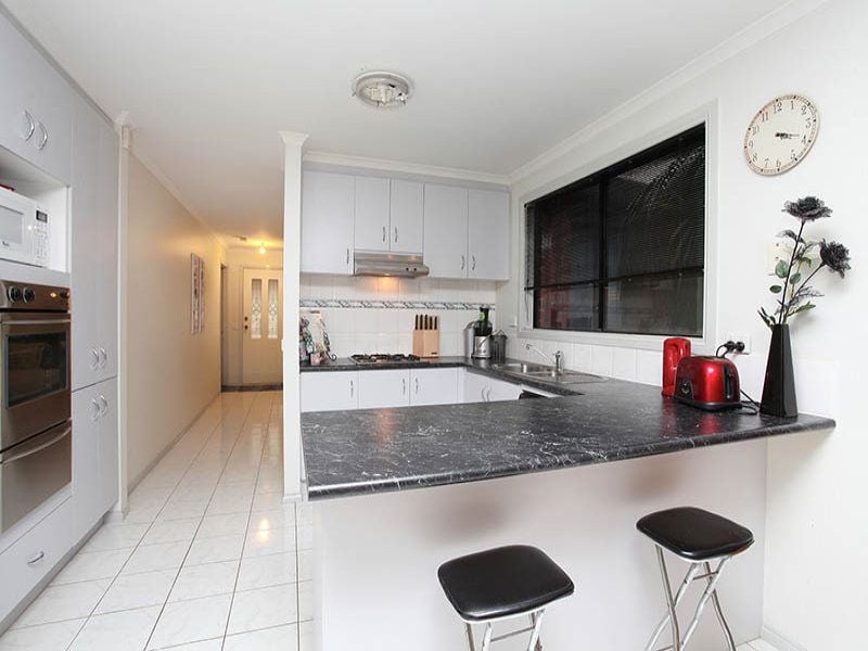 81 Chisholm Drive, Caroline Springs - Thumbnail 3