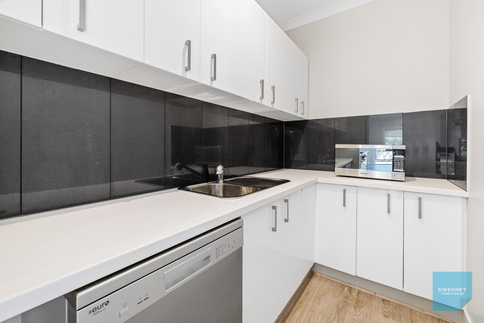 4 Auburn Drive, Fraser Rise - Thumbnail 5