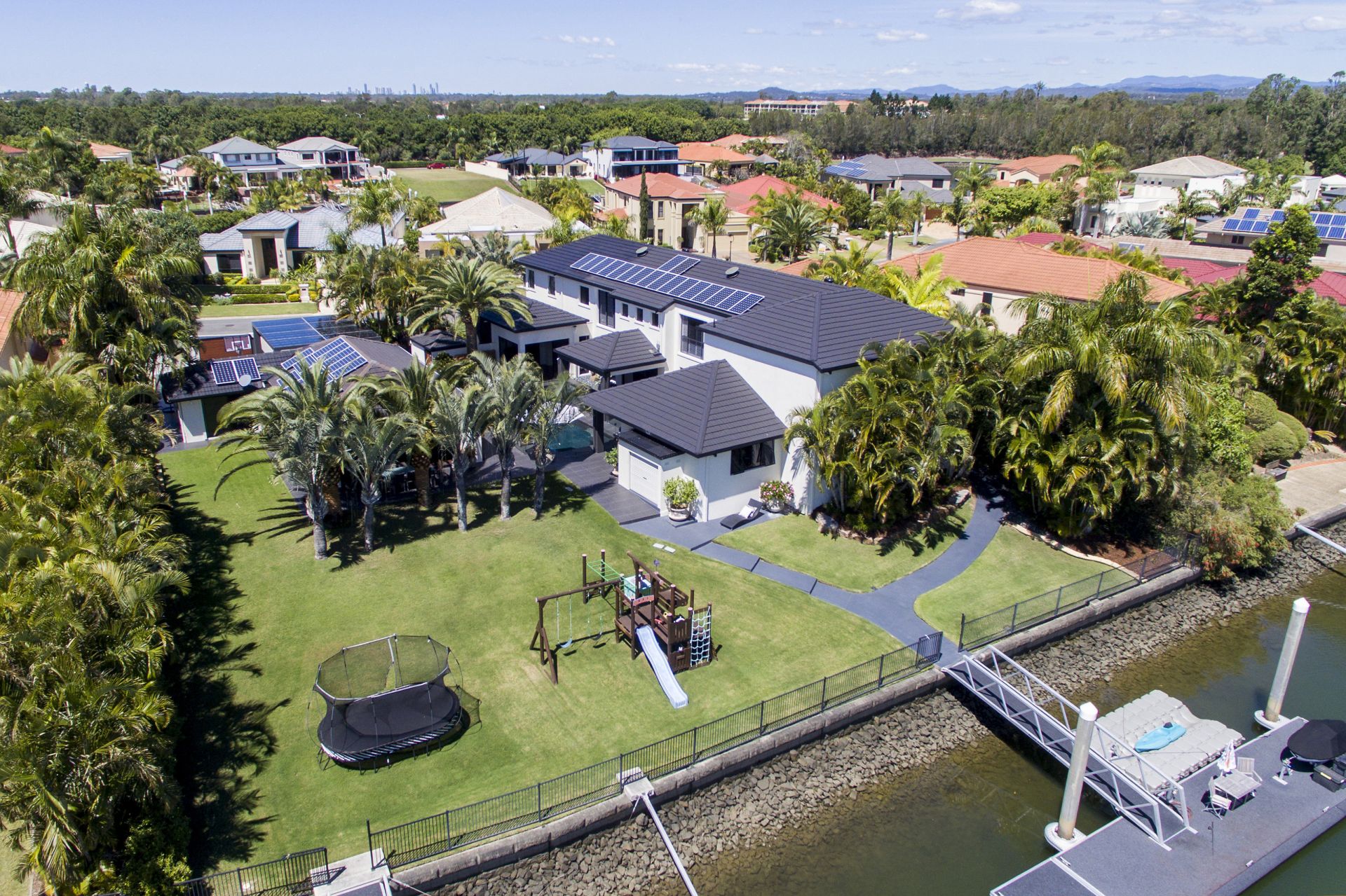 2126-2127 Fernlea Close, Hope Island - Thumbnail 3
