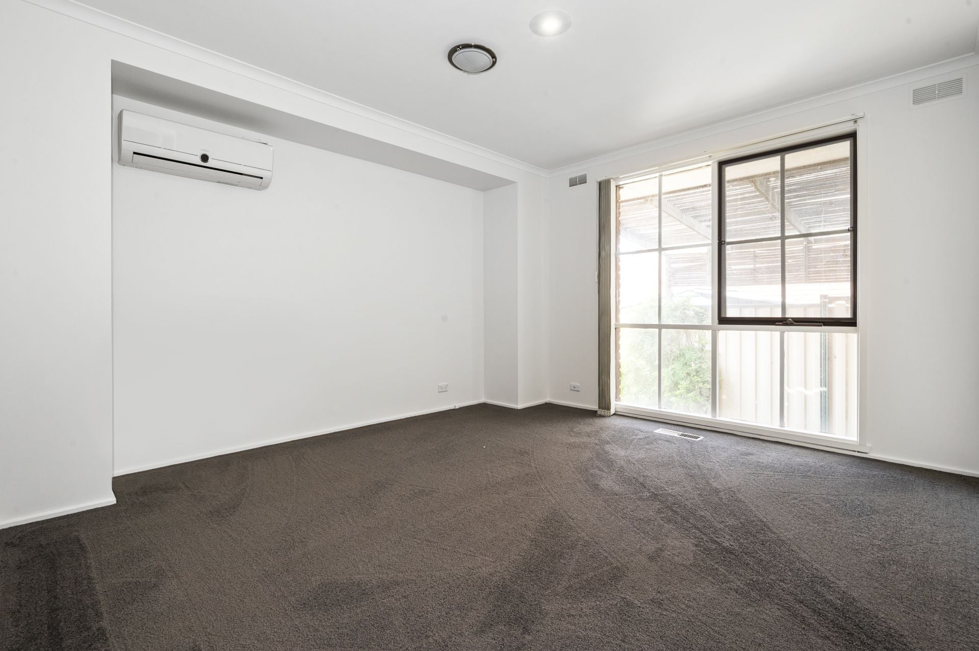 SPACIOUS COURT LOCATION