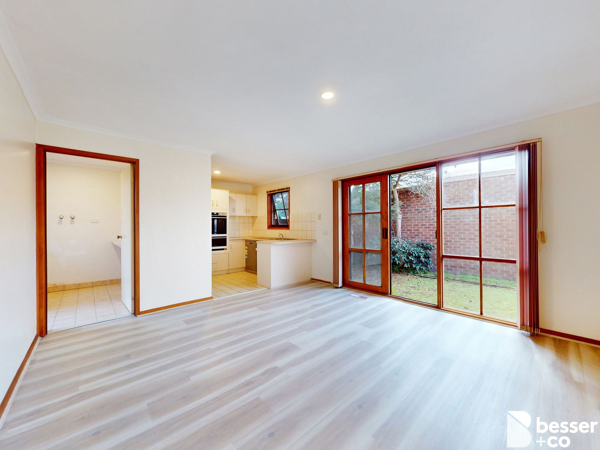 2/15 Oakleigh Road, Carnegie - Thumbnail 4