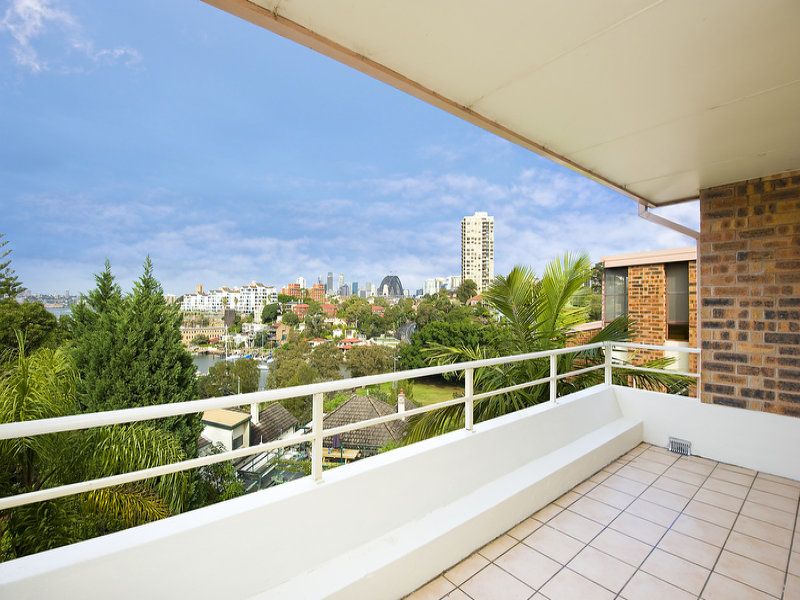 52/2 Spruson Street NEUTRAL BAY NSW, Bay - Thumbnail 2