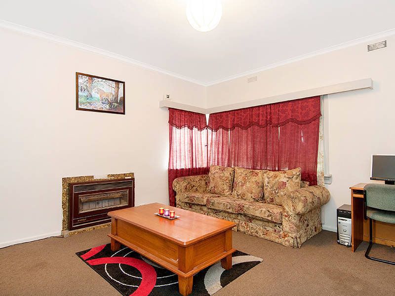 52 Millers Road, Seaholme - Thumbnail 5