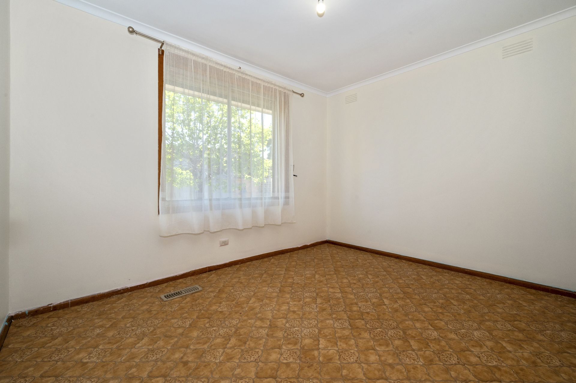 Close to Lalor station