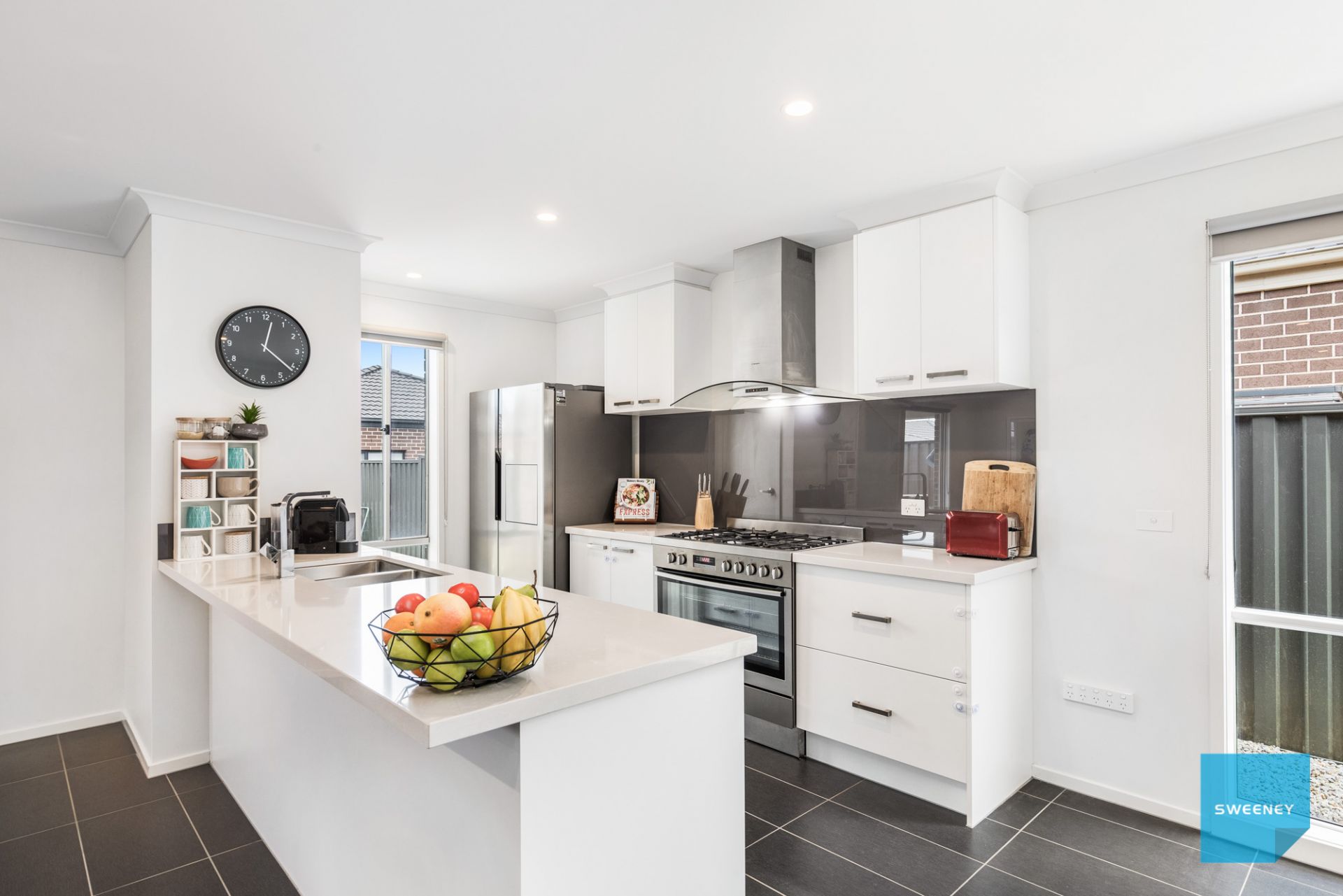 73 Orbis Avenue, Fraser Rise - Thumbnail 3