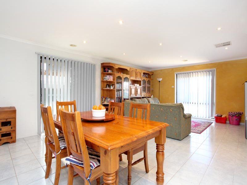 16 Niewand Avenue, Burnside - Thumbnail 4