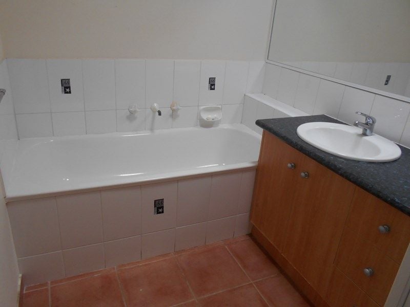 17 Sutherland Court, Altona Meadows - Thumbnail 4