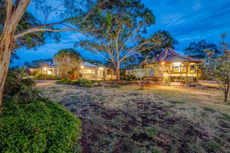 182 Hopetoun Park Road, Hopetoun Park Sweeney Estate Agents