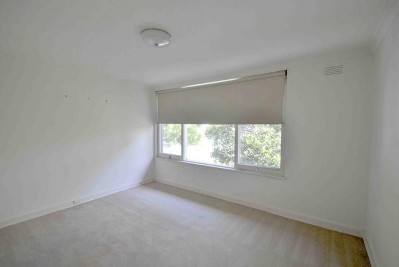 4 Furneaux Grove, St Kilda East - Thumbnail 6