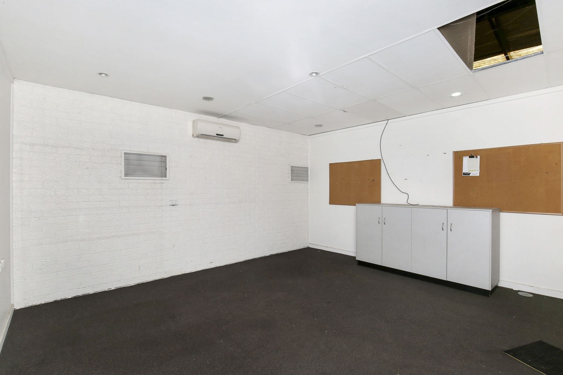 High Profile Office/Showroom