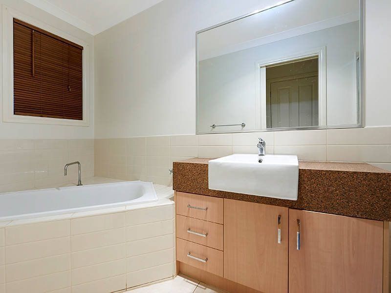 2/42 Galvin Street, Altona - Thumbnail 5