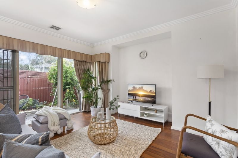 2/4 Perkin Avenue, Pascoe Vale