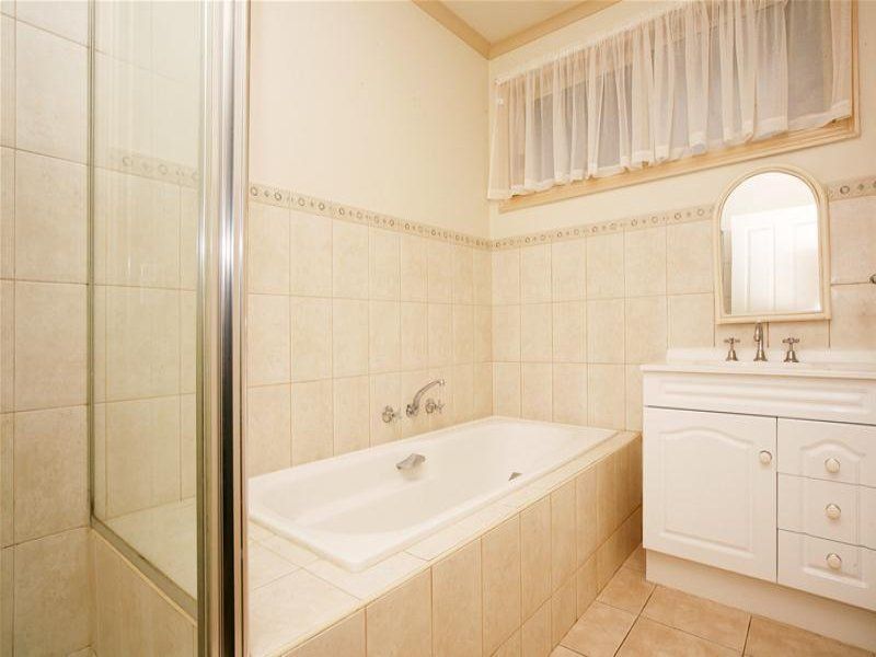 Elegant 2 Bedroom Unit, A Must See!