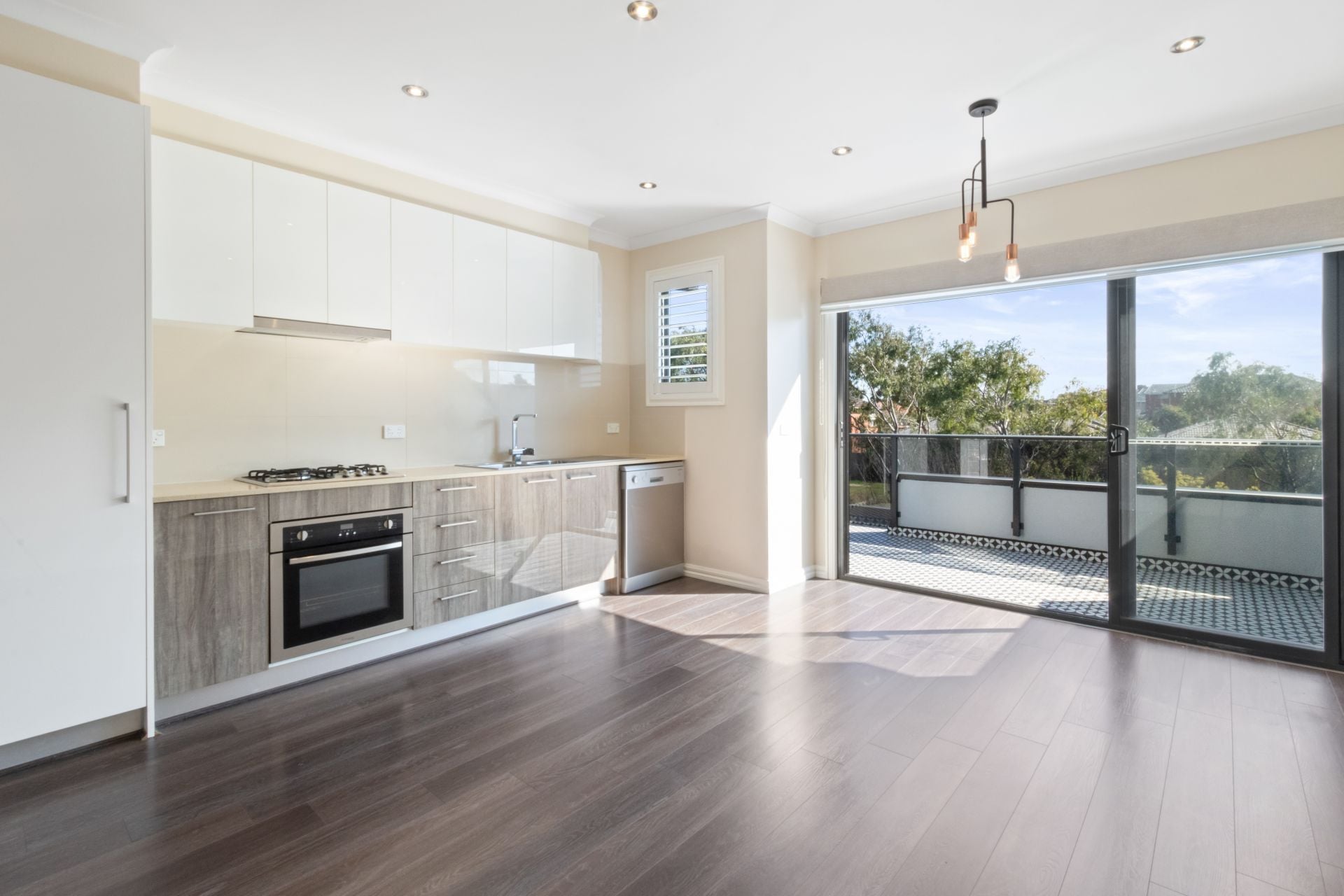 Stylish townhouse in ideal location