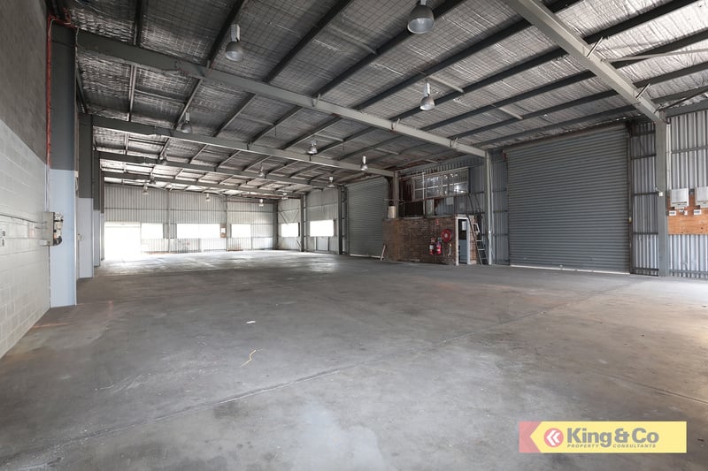 QUALITY FREESTANDING WAREHOUSE – FLOOD FREE!