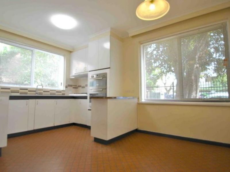 2/7 Dickens Street, Elwood - Thumbnail 3