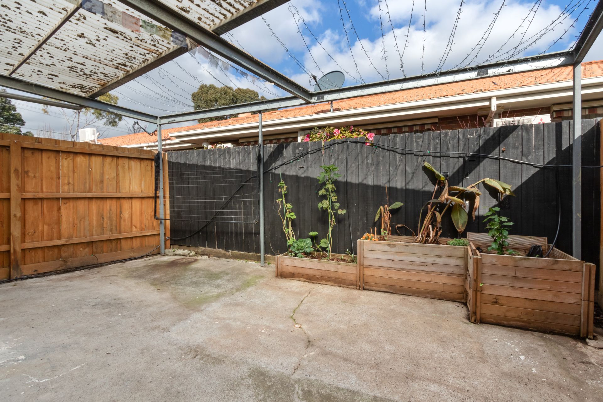 Well Presented unit close to all Amenities
