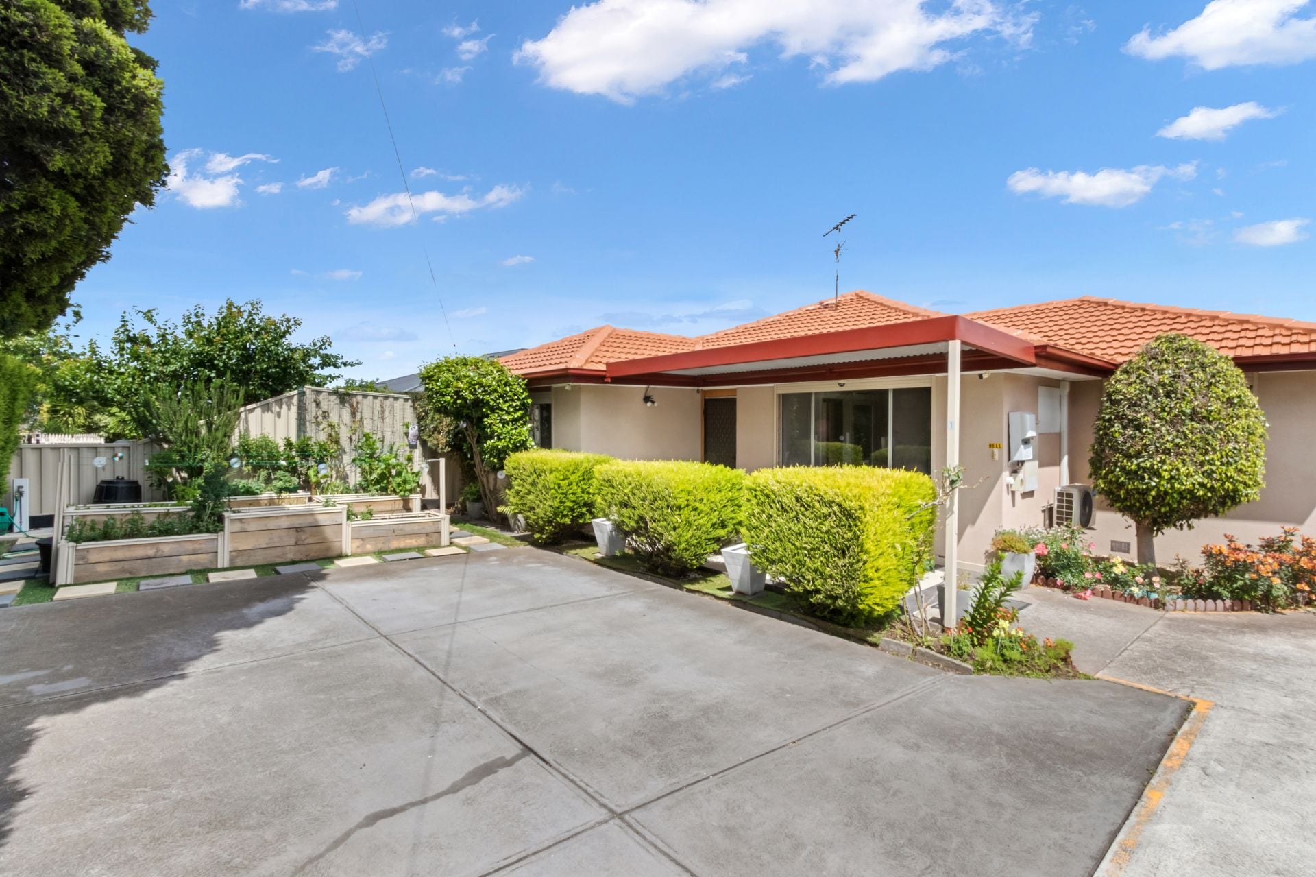 Single-Level Comfort With A Studio For A Bonus!