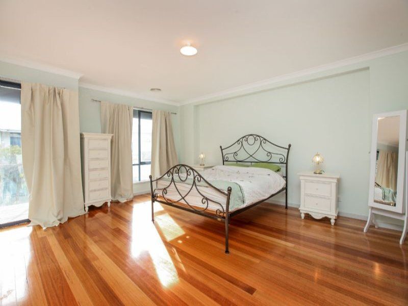 4 Vancluse Lane, Caroline Springs - Thumbnail 8