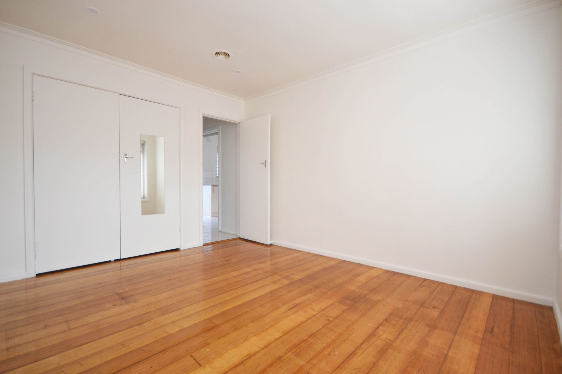 Spacious Reservoir Living