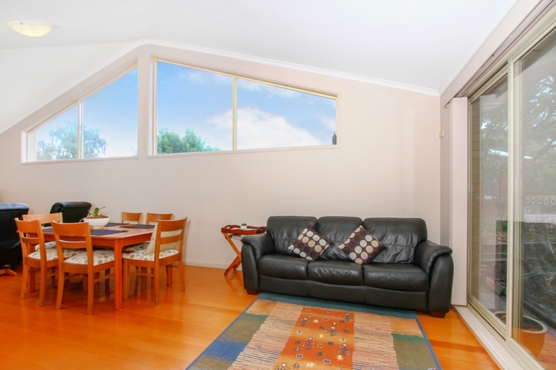 30 Kambalda Crescent, Fisher - Thumbnail 2