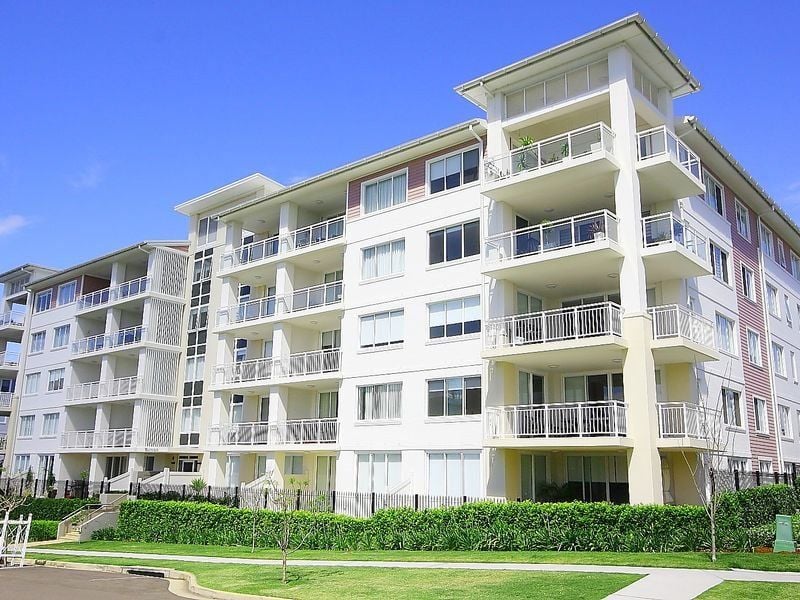 106/4 Rosewater Circuit, BREAKFAST POINT