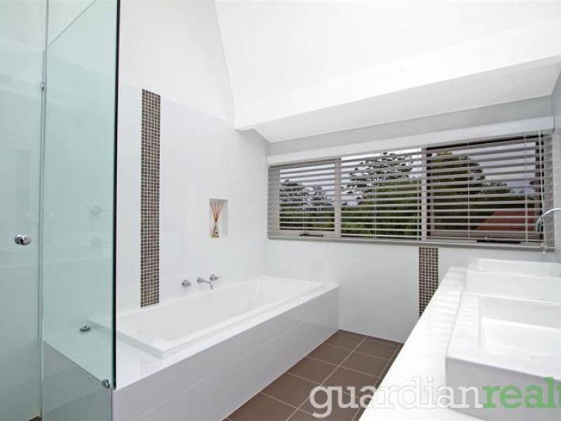 13 Highett Place, Glenhaven - Thumbnail 6