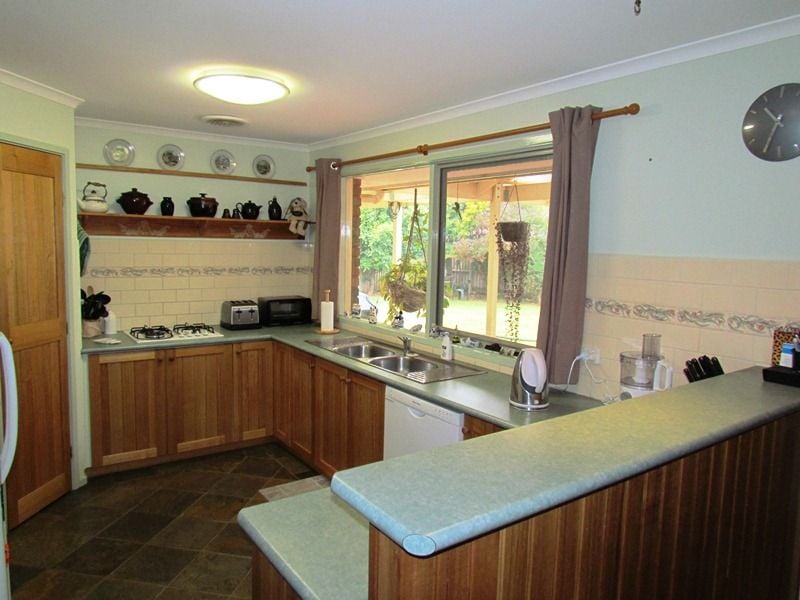 6 Marney Court, Brookfield - Thumbnail 3