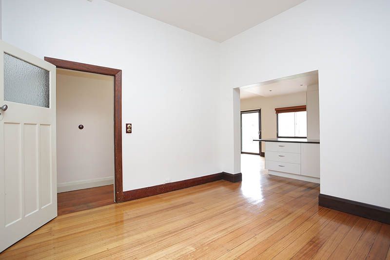 10 Tantram Avenue, St Kilda East - Thumbnail 6