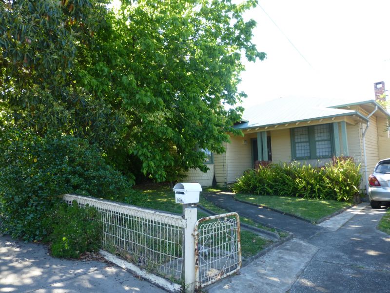 166 Raglan Street, Preston