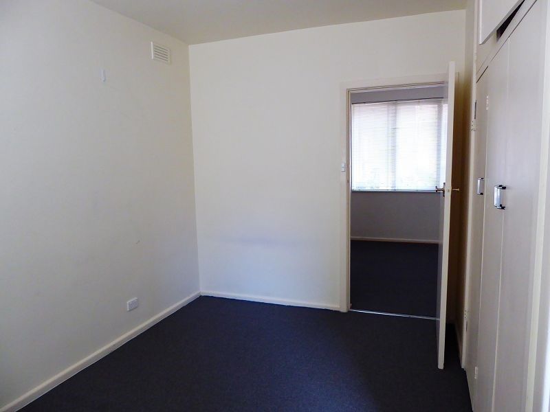 9/20 Loch Avenue, St Kilda East