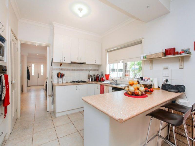 28 Greenwich Crescent, Caroline Springs - Thumbnail 5