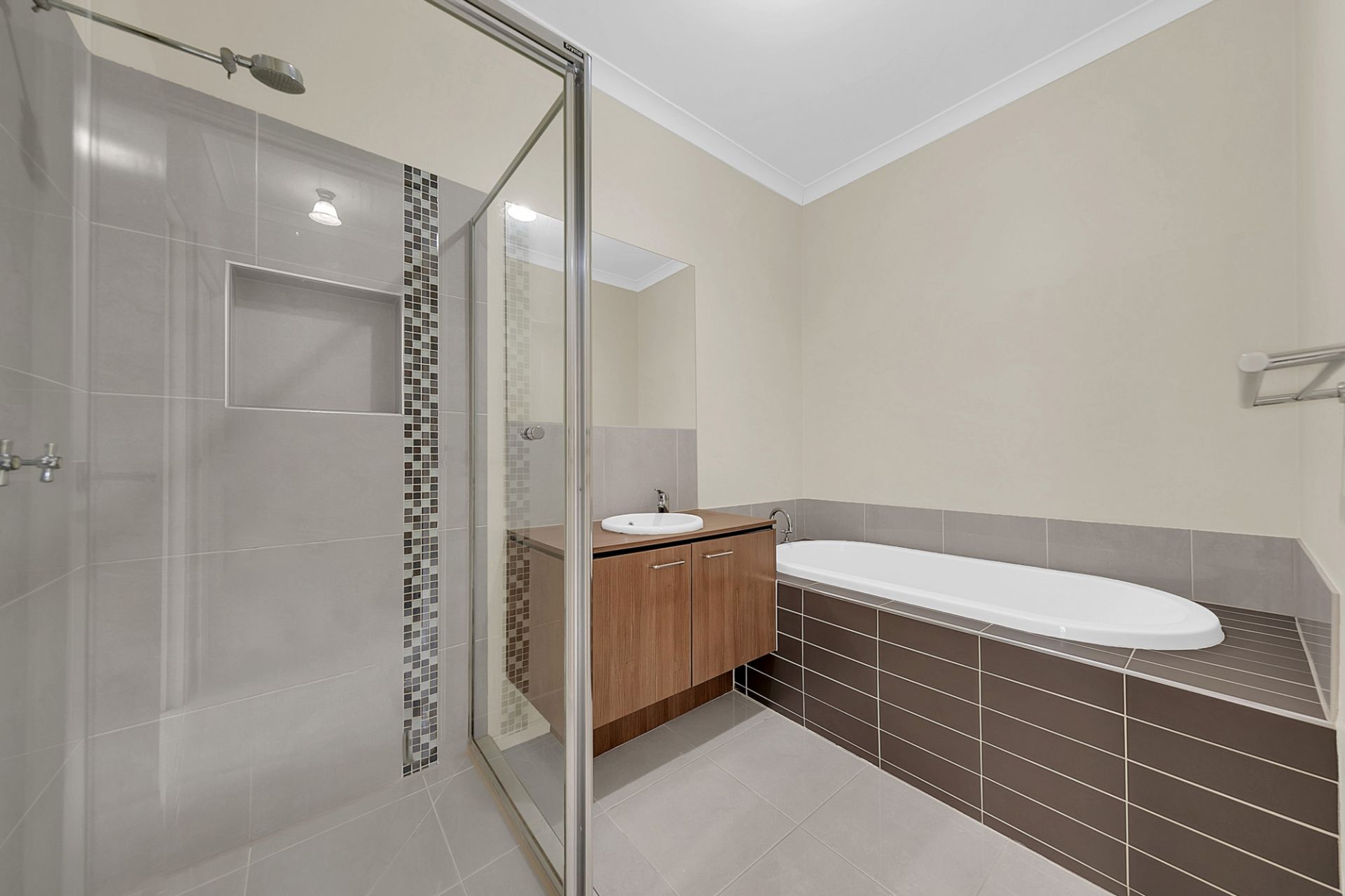 Stunning 3-Bedroom & Rumpus & Study Family Home in Epping – Spacious and Secure Living!