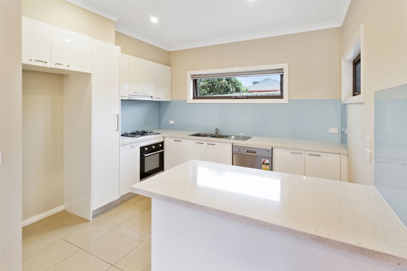 4/105 Purinuan Road, Reservoir